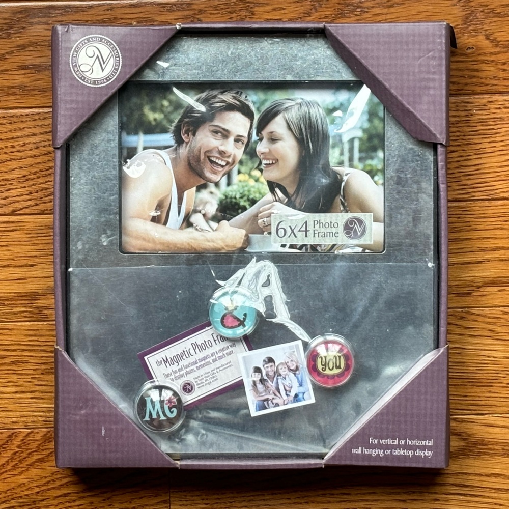 NEW 6x4 Magnetic Photo Frame with 3 Magnets